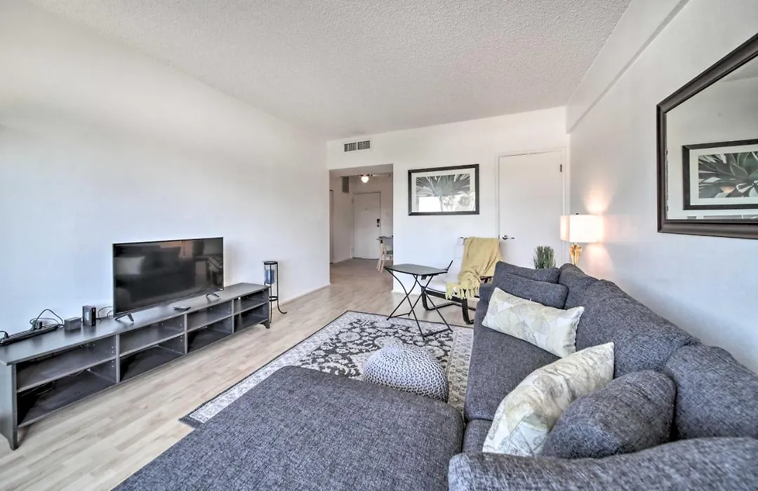 Modern City Condo Close To Downtown Phoenix!-1