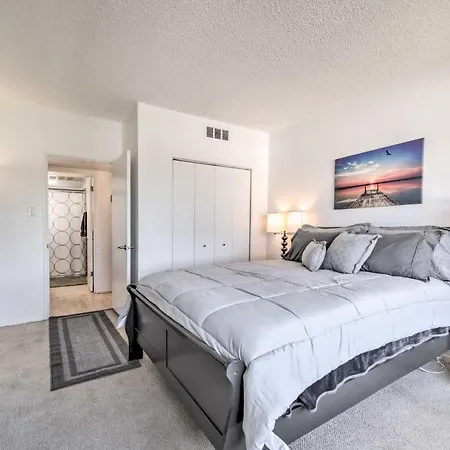 Modern City Condo Close To Downtown Phoenix!-3